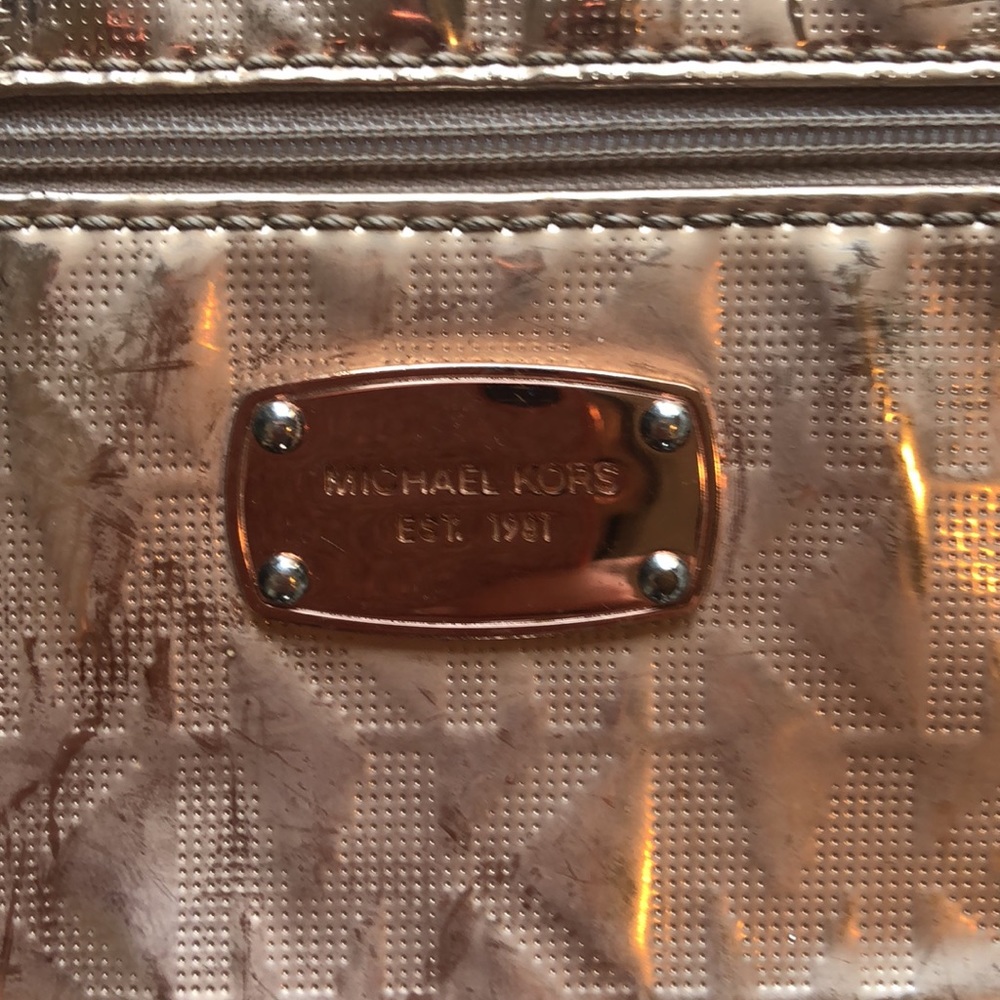 Michael Kors wristlet - Picture 2 of 8